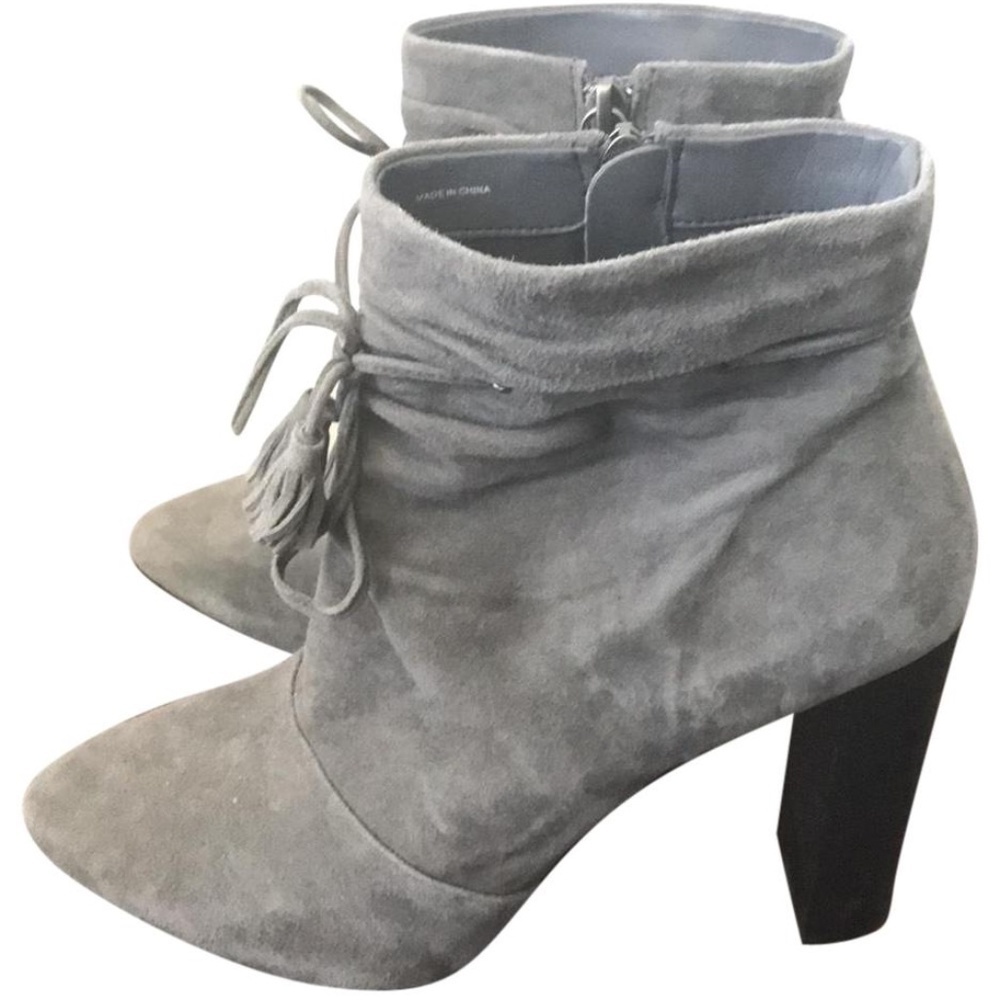 White House Black Market Low Cute Boots Grey Suede EUC